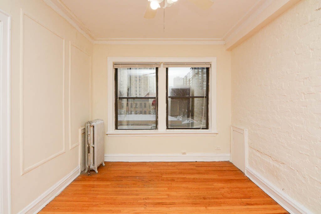 Building Photo - 1169 N Dearborn St