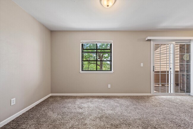 Building Photo - 701 Canyon Dr