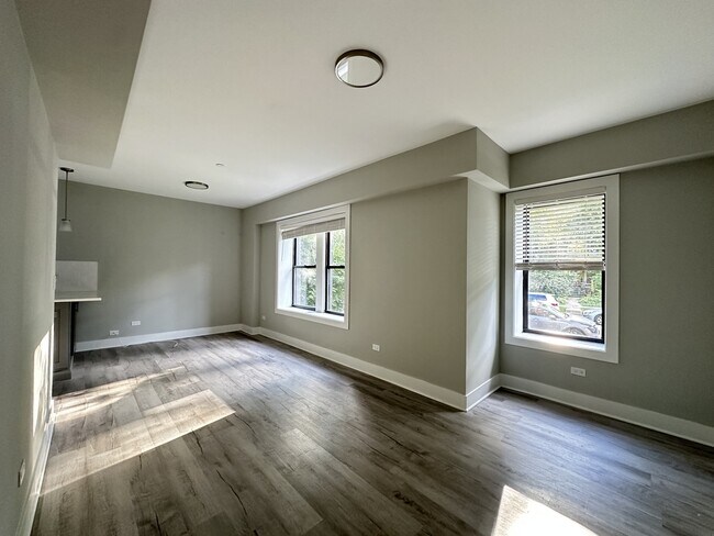 Building Photo - 1138 Oak Ave