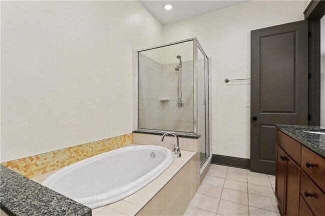 Building Photo - 4657 Magnolia Commons