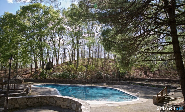 Building Photo - 50 Aiken St