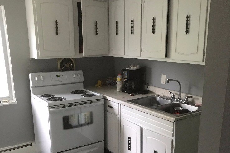 Kitchen - 2274 Grandview Rd