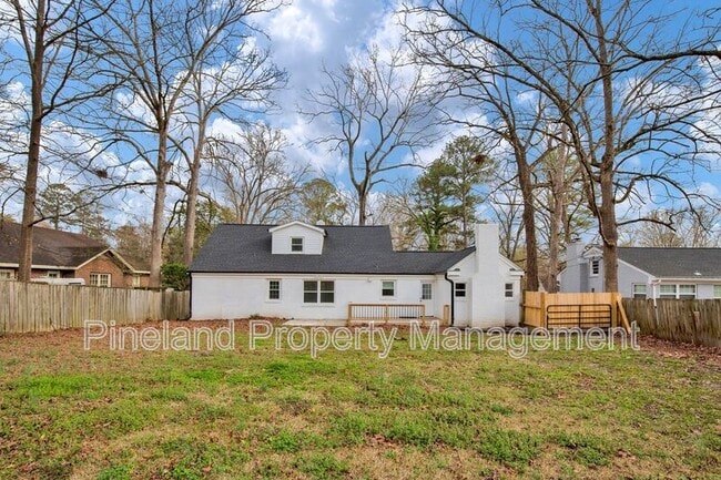 Building Photo - 506 Cross St