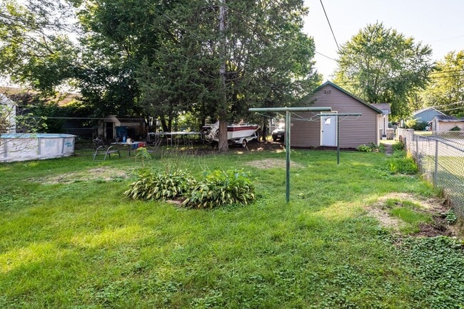 Building Photo - Northside Home with Yard & Garage