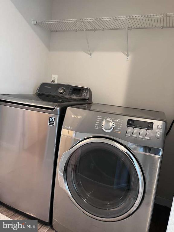 Building Photo - 2862 Farzi Cir