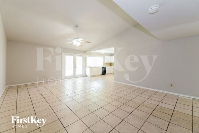 Building Photo - 3317 Kenwood Dr