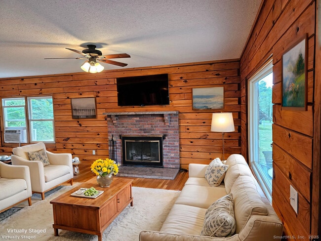 Building Photo - 698 Leetes Island Rd