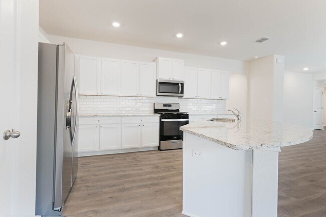 Building Photo - Valley Ranch ~Northwest San Antonio