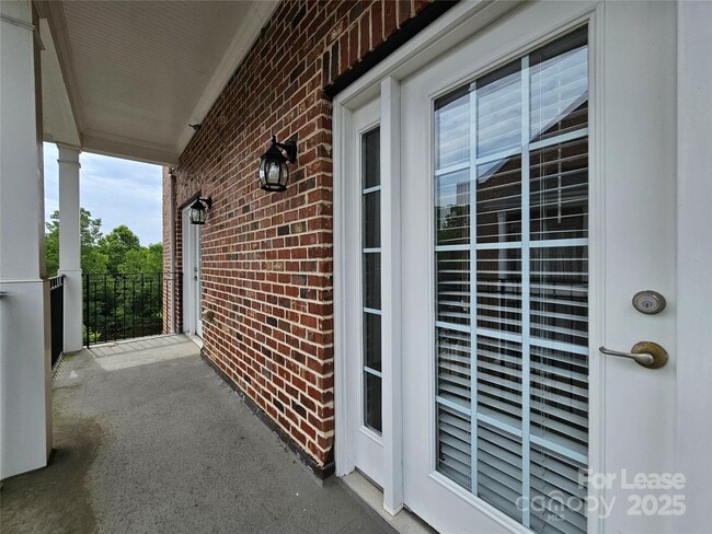 Building Photo - 8728 Arbor Creek Dr