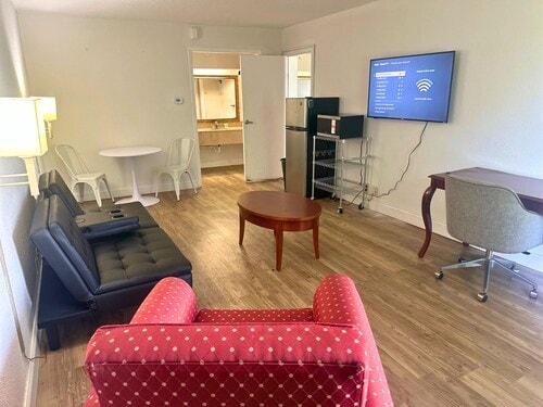 Building Photo - 4645 N Socrum Loop Rd