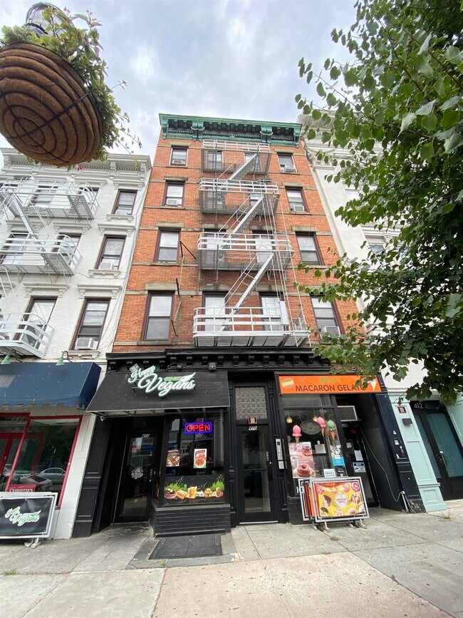 Building Photo - 410 Washington St