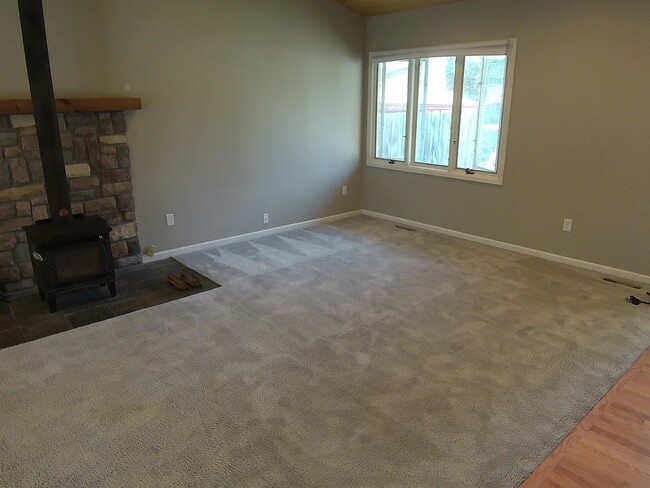 Building Photo - Spacious 4-Bedroom Home with Finished Base...