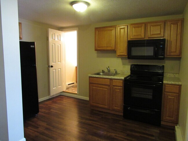 Building Photo - 1100 RES