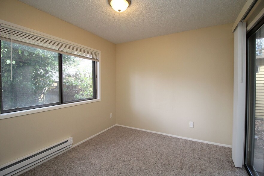 Building Photo - 2747-2757 SW Troy St