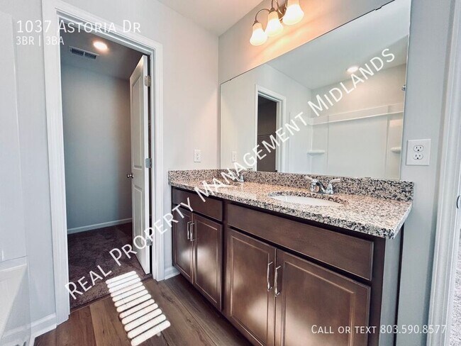 Building Photo - 1037 Astoria Dr