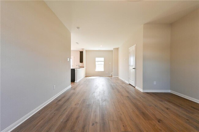 Building Photo - 252 Mount Vernon Way