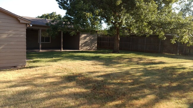 Building Photo - 3/2/2 open space concept in Tech Terrace.Large backyard