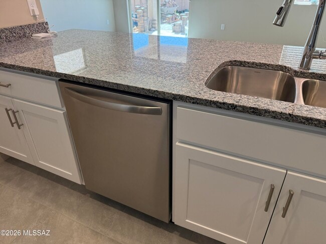 Building Photo - 8829 N Sherry Cervi Wy