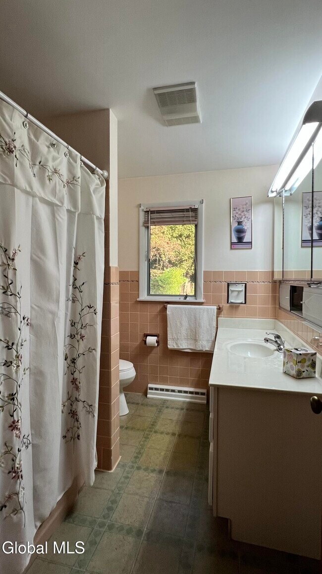 Building Photo - 275 Bloomingrove Dr