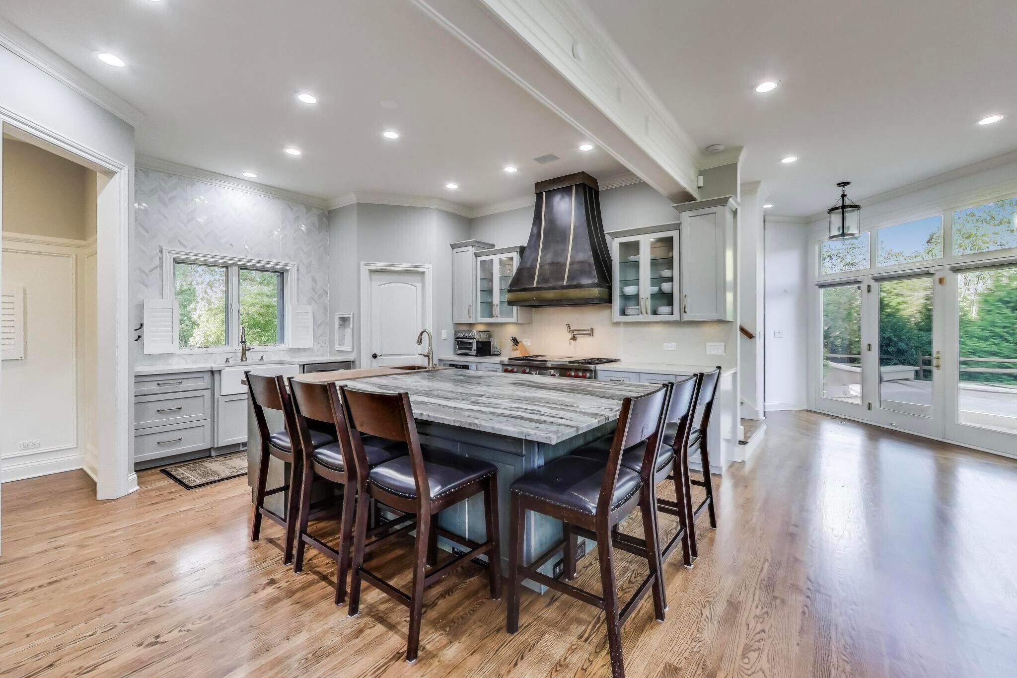 Building Photo - 23W711 Hobson Rd