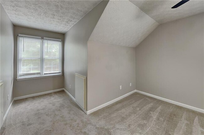 Building Photo - 772 Rockfount Way