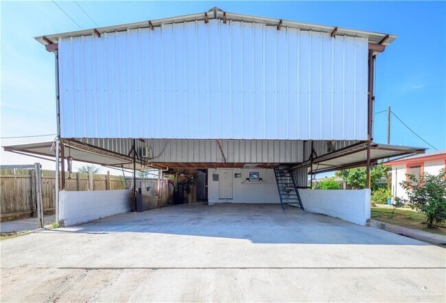 Building Photo - 24 Eagle Pass St