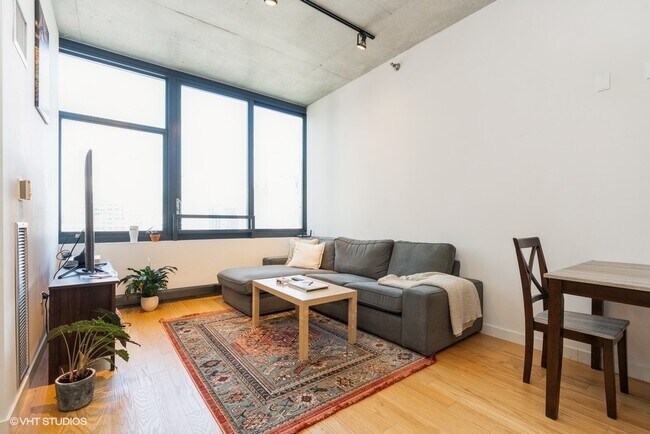 Building Photo - 235 W Van Buren St