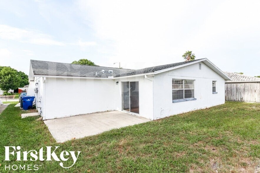 Building Photo - 7124 Cay Dr