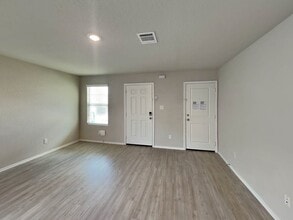 Building Photo - 10618 Varmus Dr