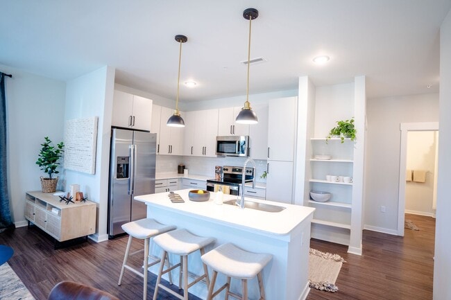 Building Photo - Apex at Perry Crossing