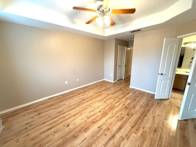 Building Photo - 9310 Albany Dr