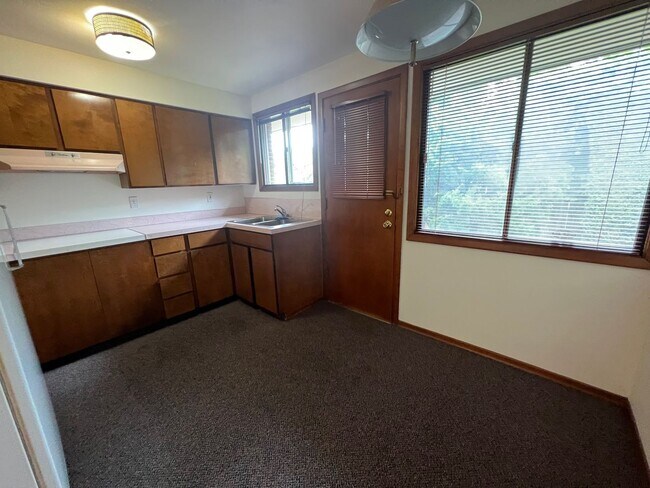 Building Photo - 11640 SW Corby Dr