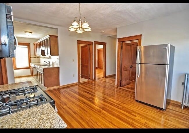 Building Photo - 278 Greenwood St