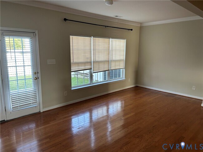Building Photo - 1307 Village Views Dr