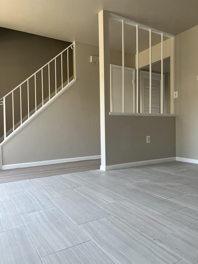 Building Photo - 4622 Whitaker Pl
