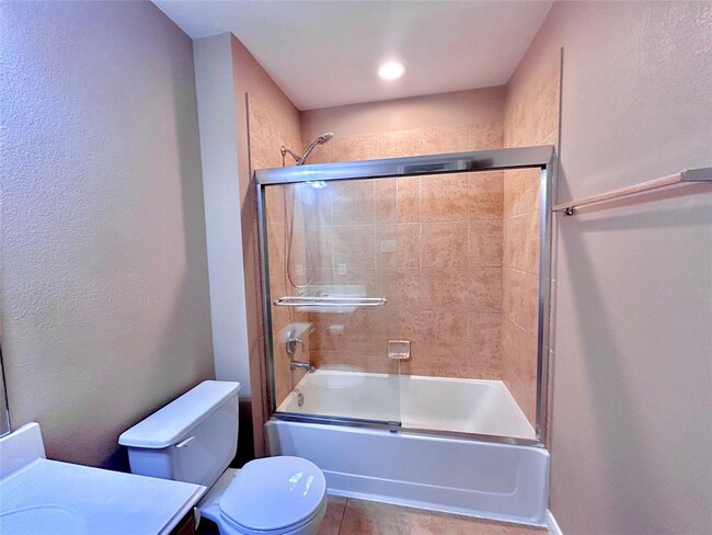 Building Photo - 803 Sweet Flower Dr