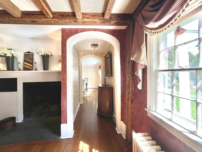 Building Photo - 301 Haviland Rd