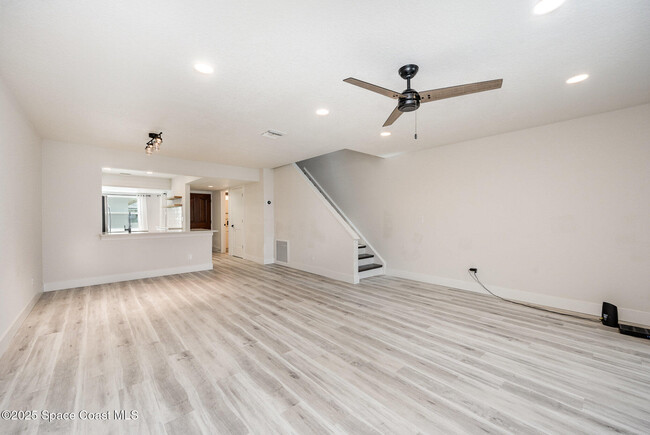Building Photo - 290 Paradise Blvd