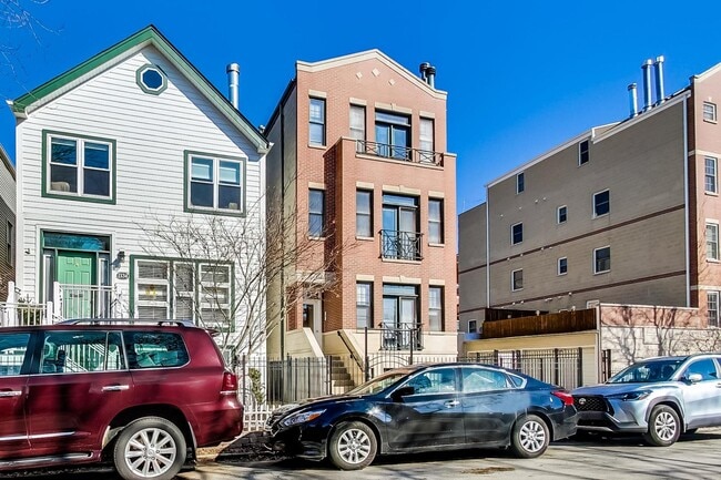 Building Photo - 1330 W Fletcher St