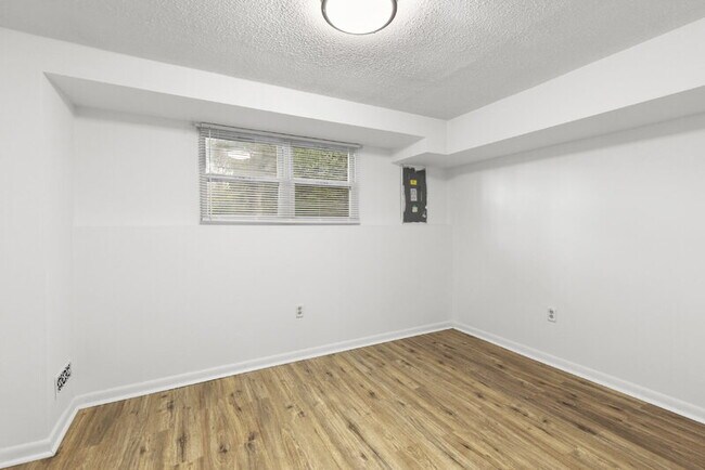 Building Photo - 59 Stoneway Pl