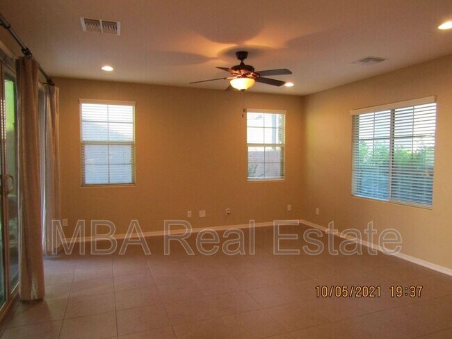 Building Photo - 863 S Annie Ln