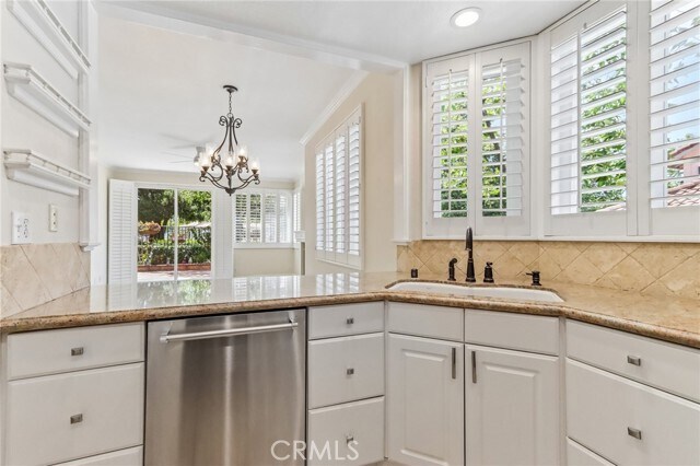 Building Photo - 10 Pantano