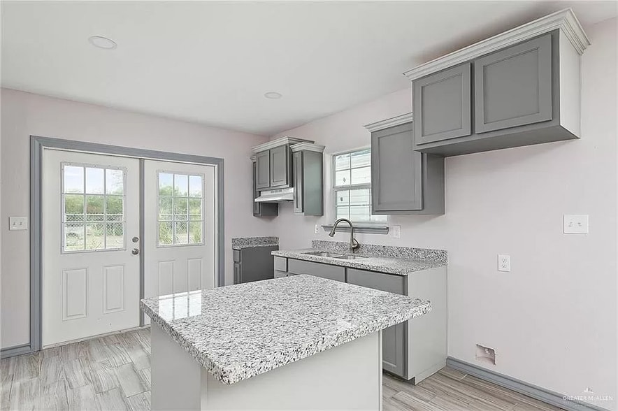 Kitchen - 2809 Melanie Dr