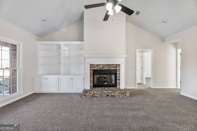 Building Photo - 7988 Westlake Dr