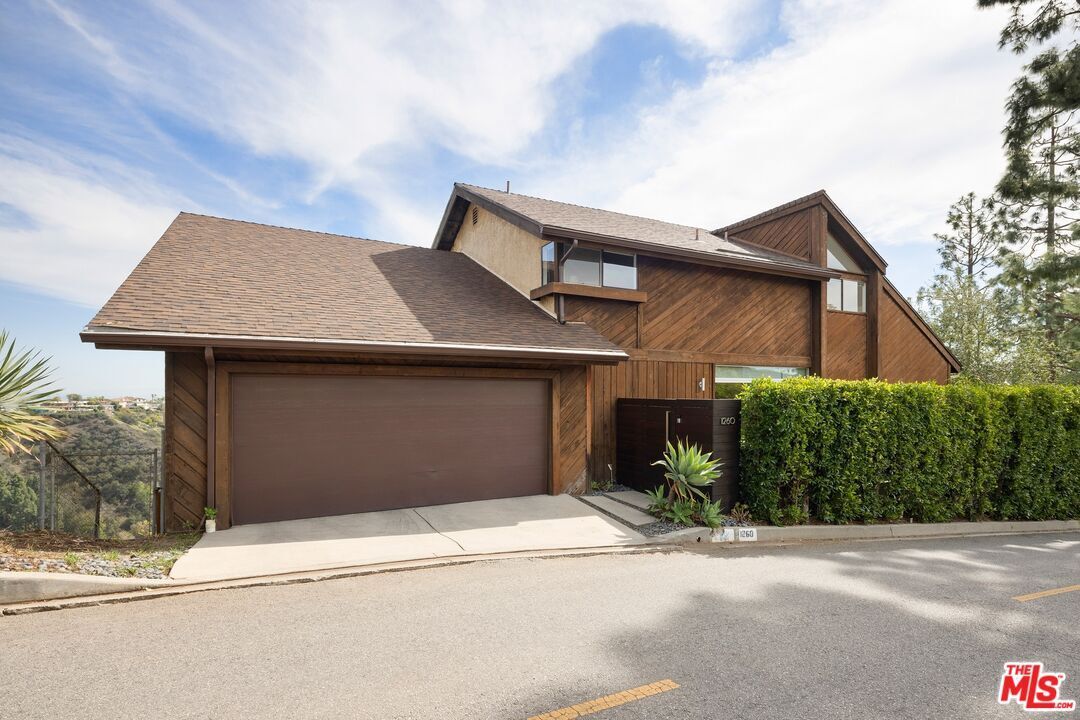 Building Photo - 1260 Linda Flora Dr