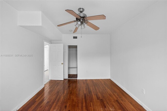 Building Photo - 1220 Marseille Dr