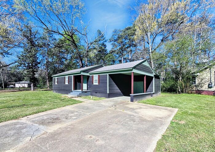 Building Photo - 2261 Paden St