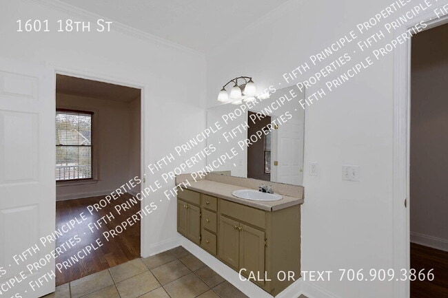 Building Photo - 1601 18th St