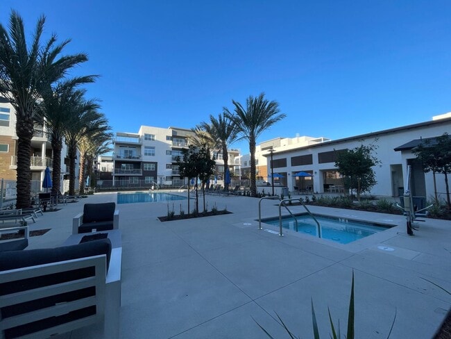 Building Photo - Stunning 3B/3BA 4-story Upgraded Home w/ P...