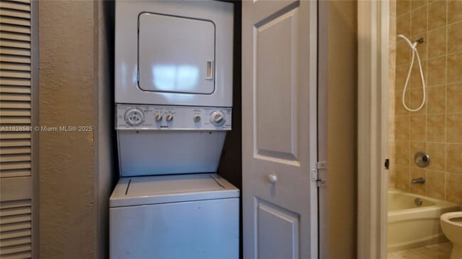 Building Photo - 374 NE 27th Ave